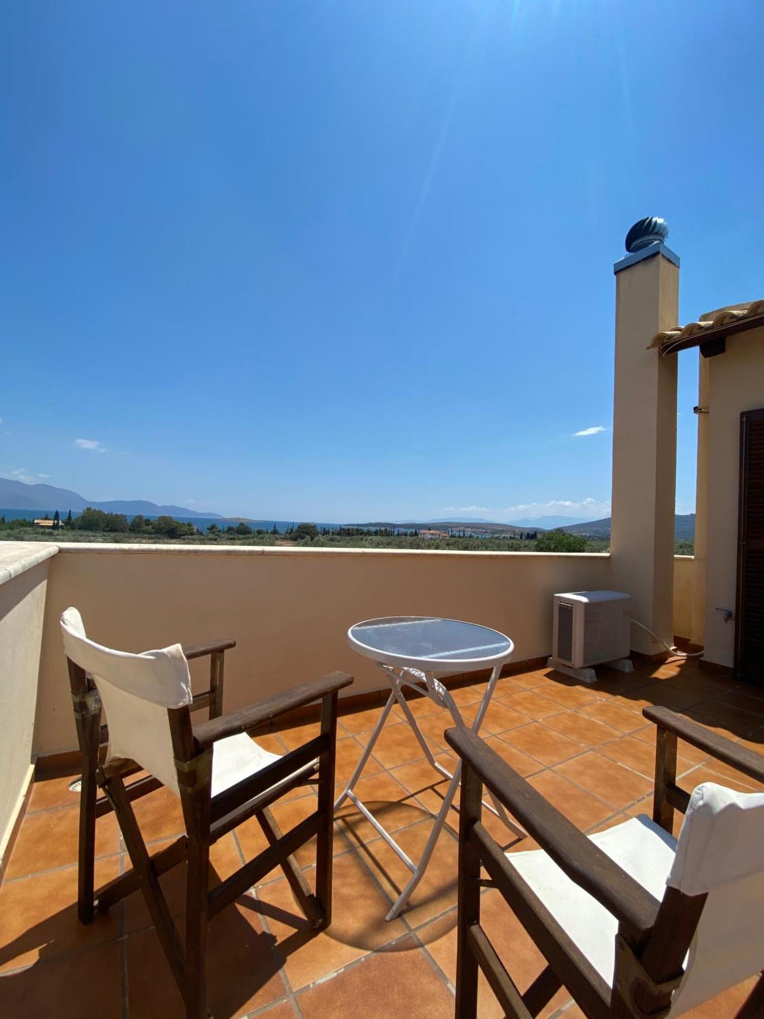 Georges Villa Galaxidi, Family, Pool And Garden Екстериор снимка