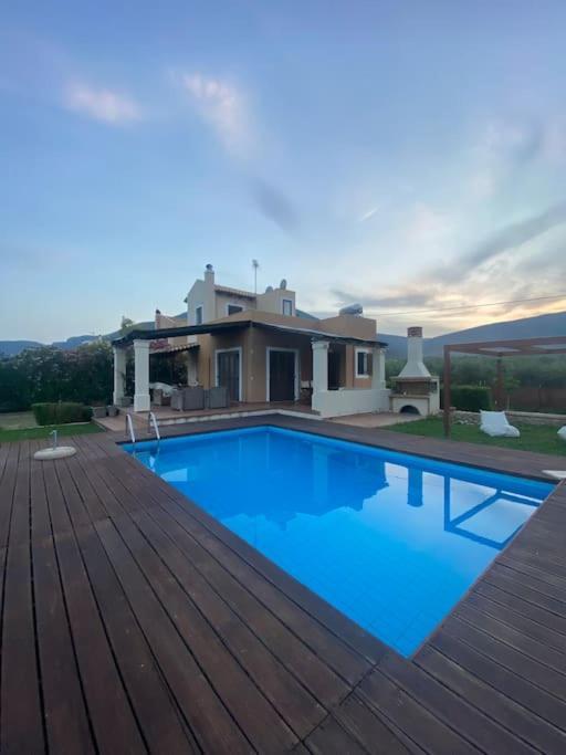 Georges Villa Galaxidi, Family, Pool And Garden Екстериор снимка